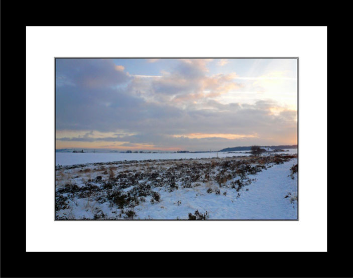 Norland Moor Sky Black frame